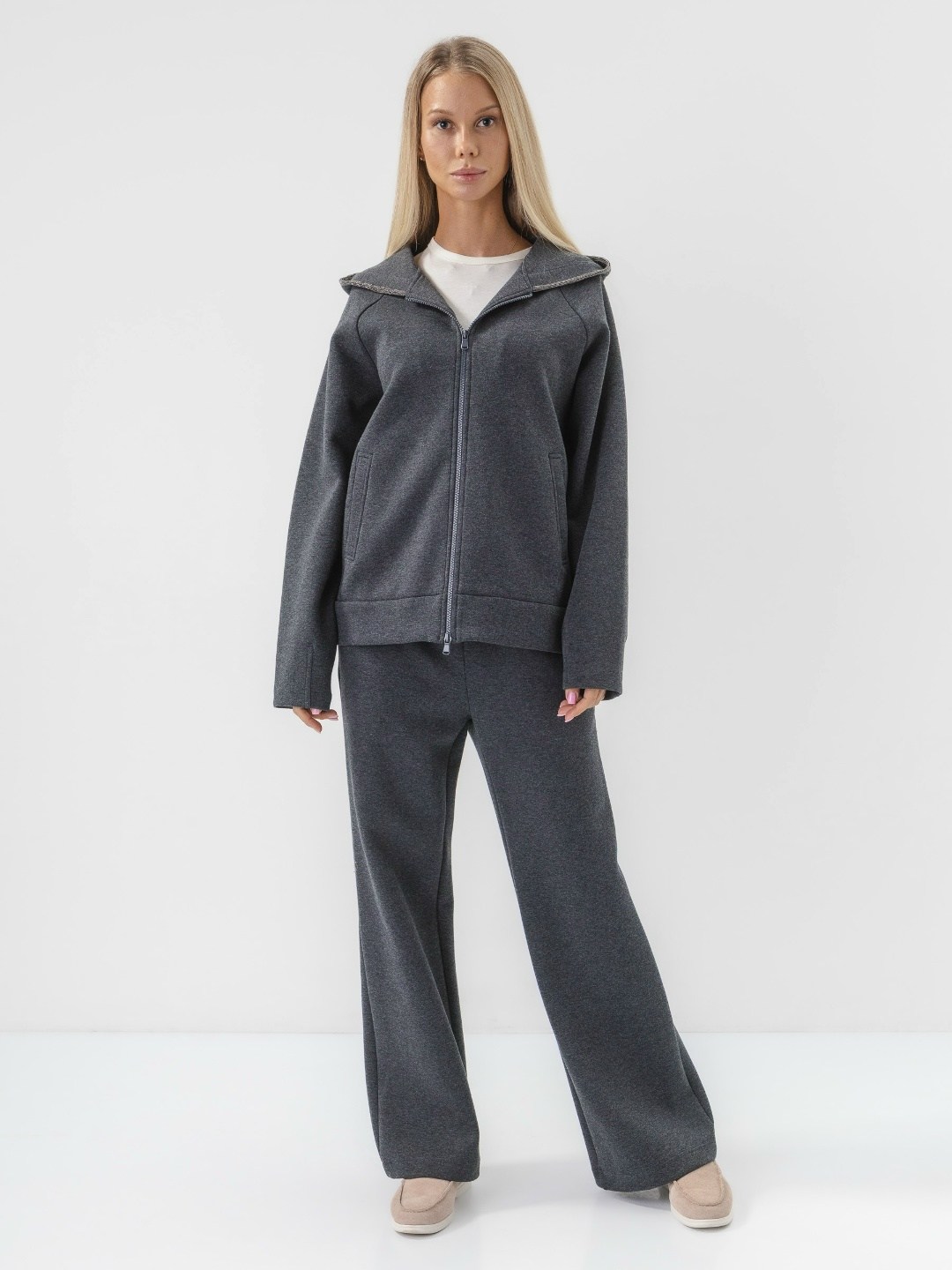 трикотажные брюки,брюки женские серые,трикотажные костюмы,костюм с брюками,брюки свободного кроя