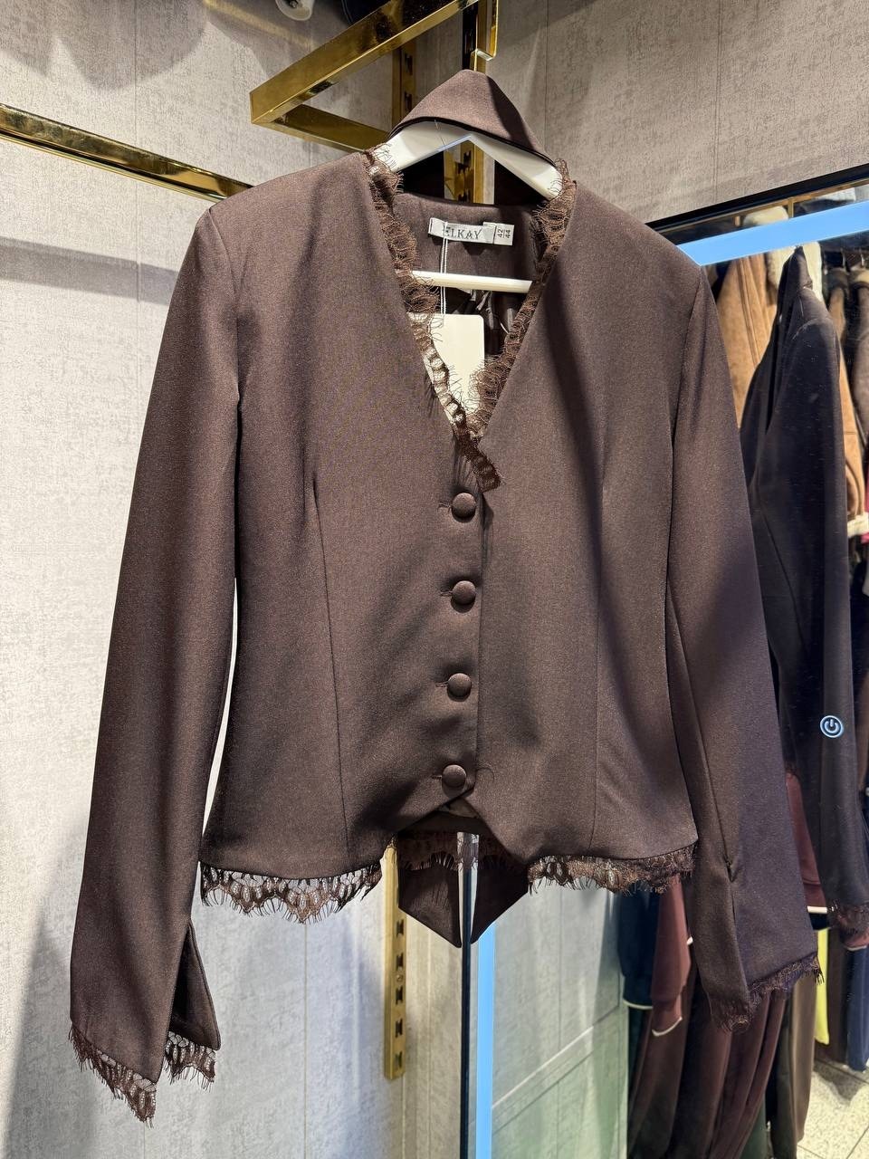 платье пиджак с кружевом,блейзер с кружевом,платье пиджак с гипюром,атласная юбка,пиджак с гипюром