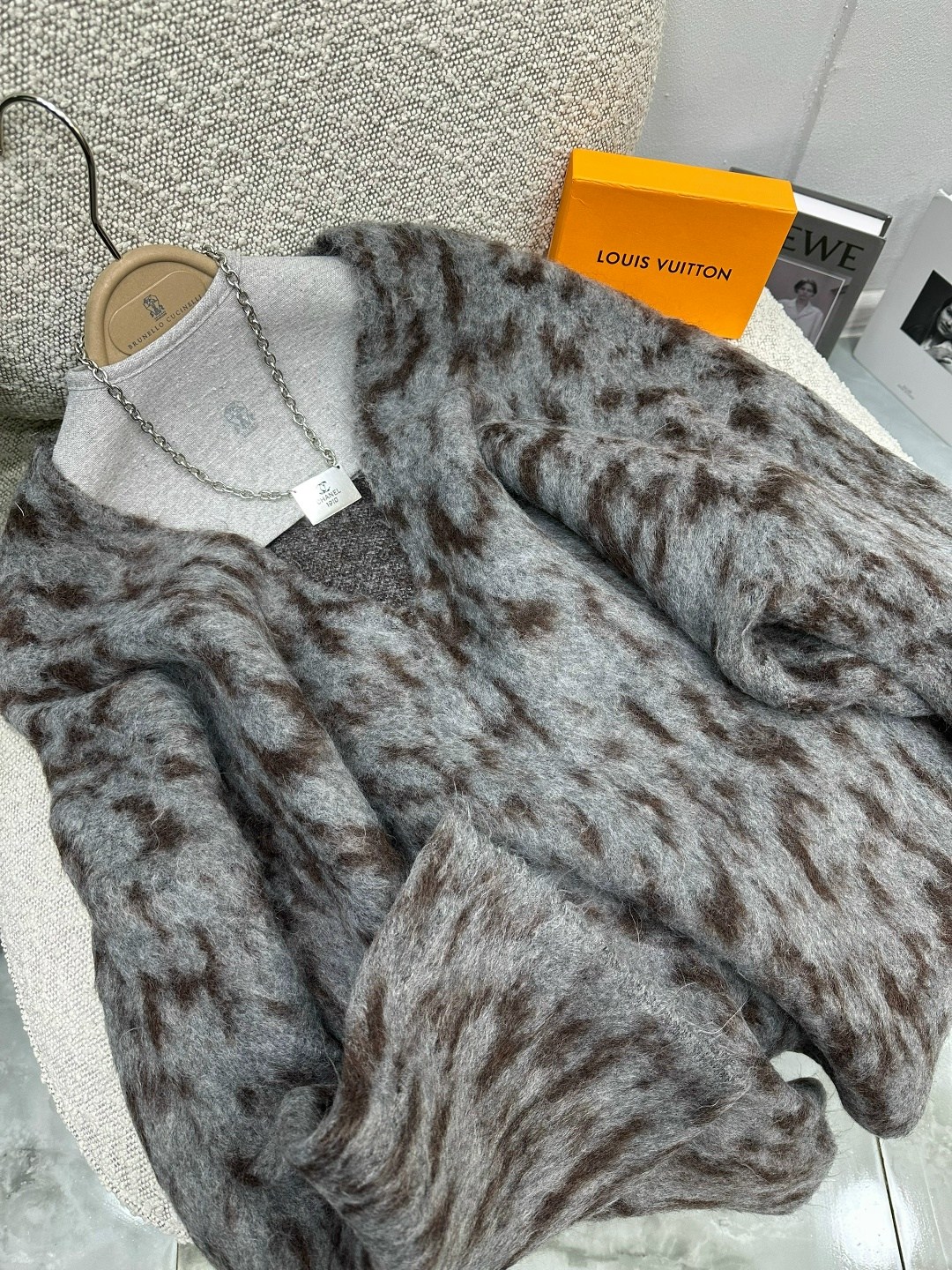 женский вязаный кардиган с леопардовым принтом,женский леопардовый принт вязаный кардиган,кардиган с леопардовым принтом,кардиган цвета хаки с леопардовым принтом,mcdv вязаный кардиган женский свитер