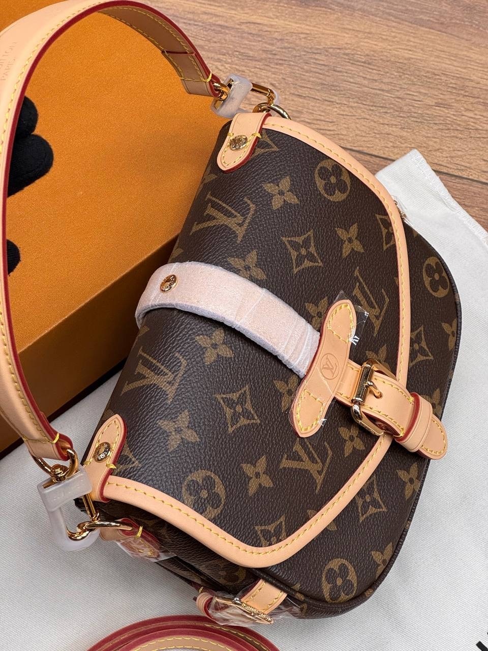 louis vuitton сумка на плечо,сумка louis vuitton женская,сумка louis vuitton,сумка через плечо louis vuitton,сумка на плечо louis vuitton lv