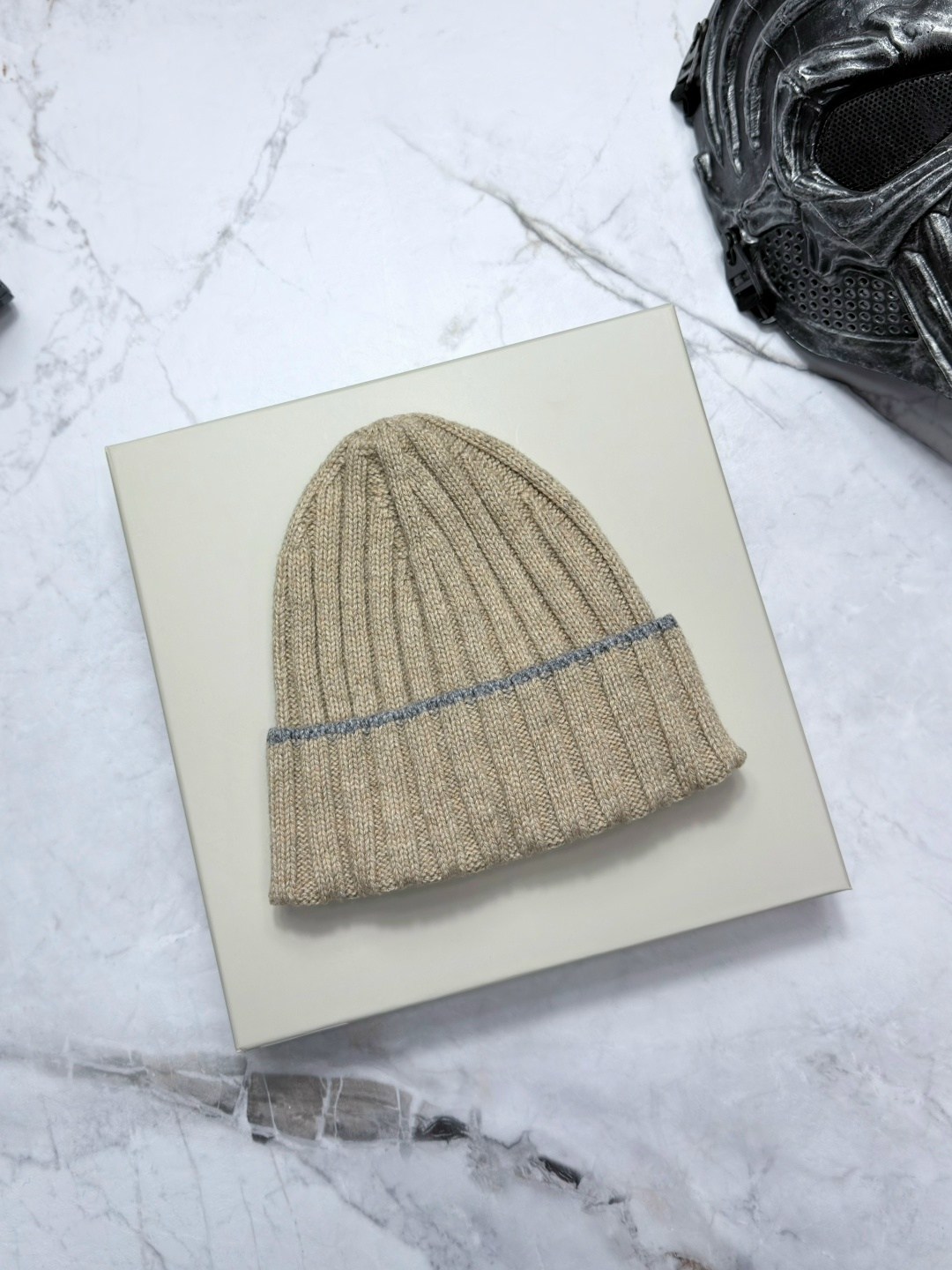 шапка brunello cucinelli черный,мужская зимняя шапка,шапка мужская,brunello cucinelli кашемировая шапка,шапка мужская hugo boss