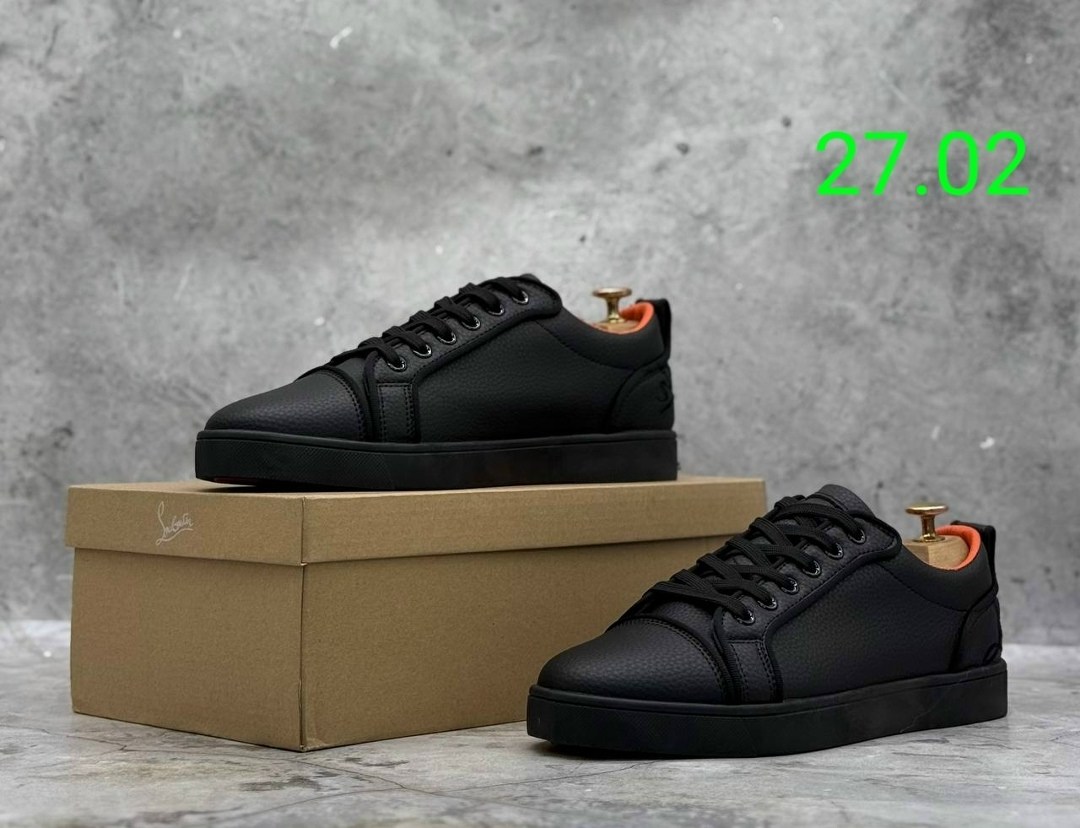 черные мужские кожаные кроссовки louis junior christian louboutin,кожаные кеды louis junior christian louboutin,кроссовки christian louboutin louis junior flat low black,кроссовки christian louboutin,