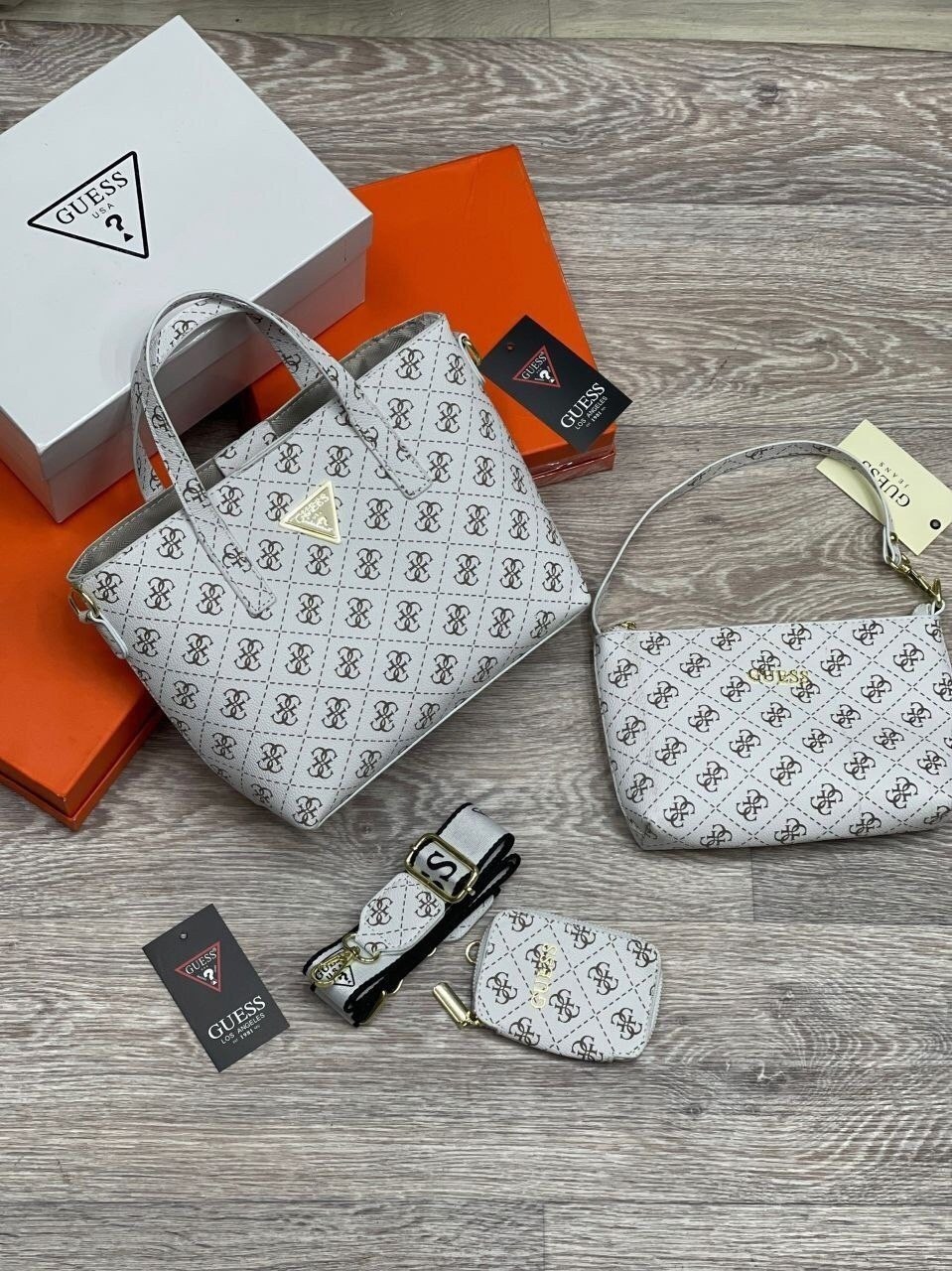 guess женская сумка,сумка guess,женская большая сумка guess,сумка guess бежевая,сумка guess оригинал