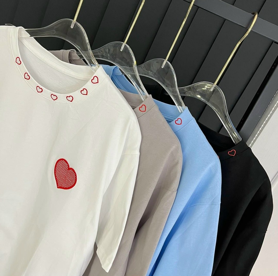 футболка женская,топы и футболки,футболки с вышивкой,футболка с сердечками,футболка с сердцем