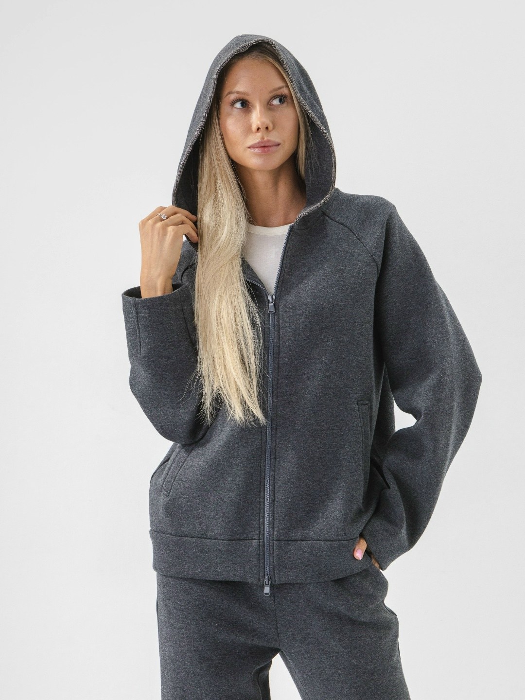 трикотажные брюки,брюки женские серые,трикотажные костюмы,костюм с брюками,брюки свободного кроя