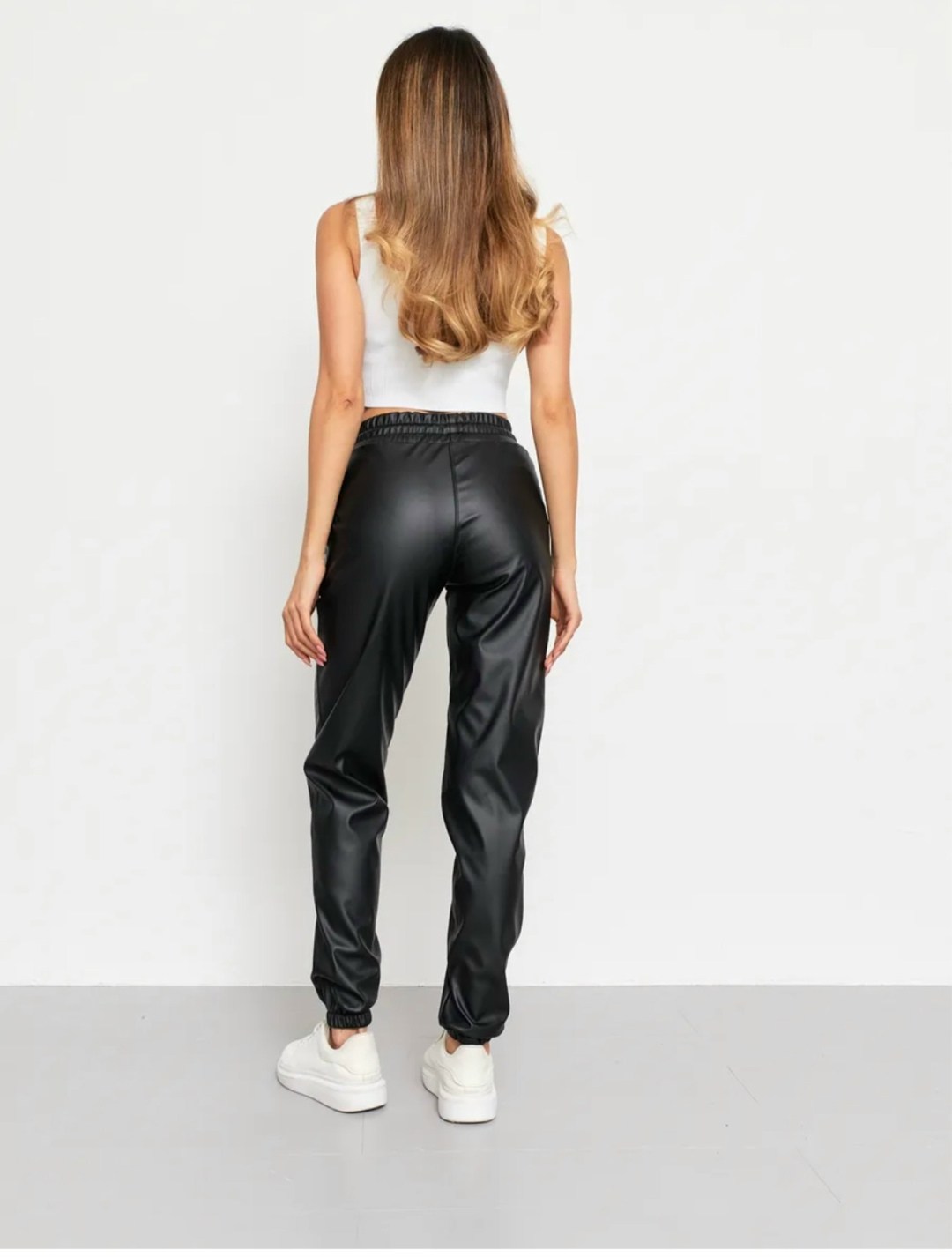 брюки джоггеры кожаные утепленные edgarchan 256000506,брюки джоггеры кожаные,женские брюки из экокожи,джоггеры кожаные утепленные брюки,брюки джоггеры из экокожи