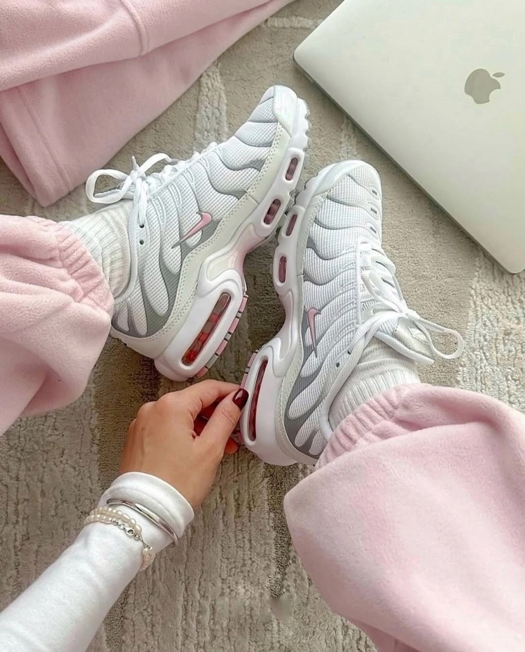 кроссовки,nike air max tn plus pink,кроссовки nike air max tn plus,nike air max plus tn,nike tn plus pink