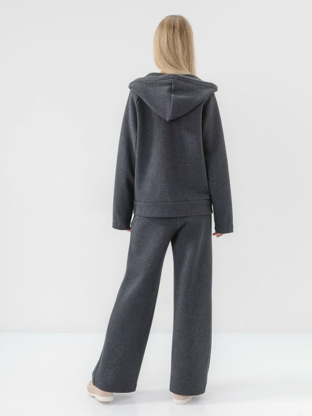 трикотажные брюки,брюки женские серые,трикотажные костюмы,костюм с брюками,брюки свободного кроя