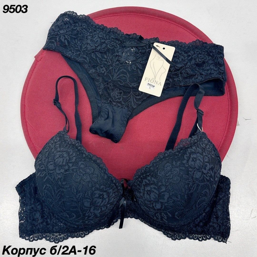 комплект женского нижнего белья,комплект нижнее белье,женский кружевной комплект нижнего белья,женское нижнее белье,нижнее белье комплект кружевное
