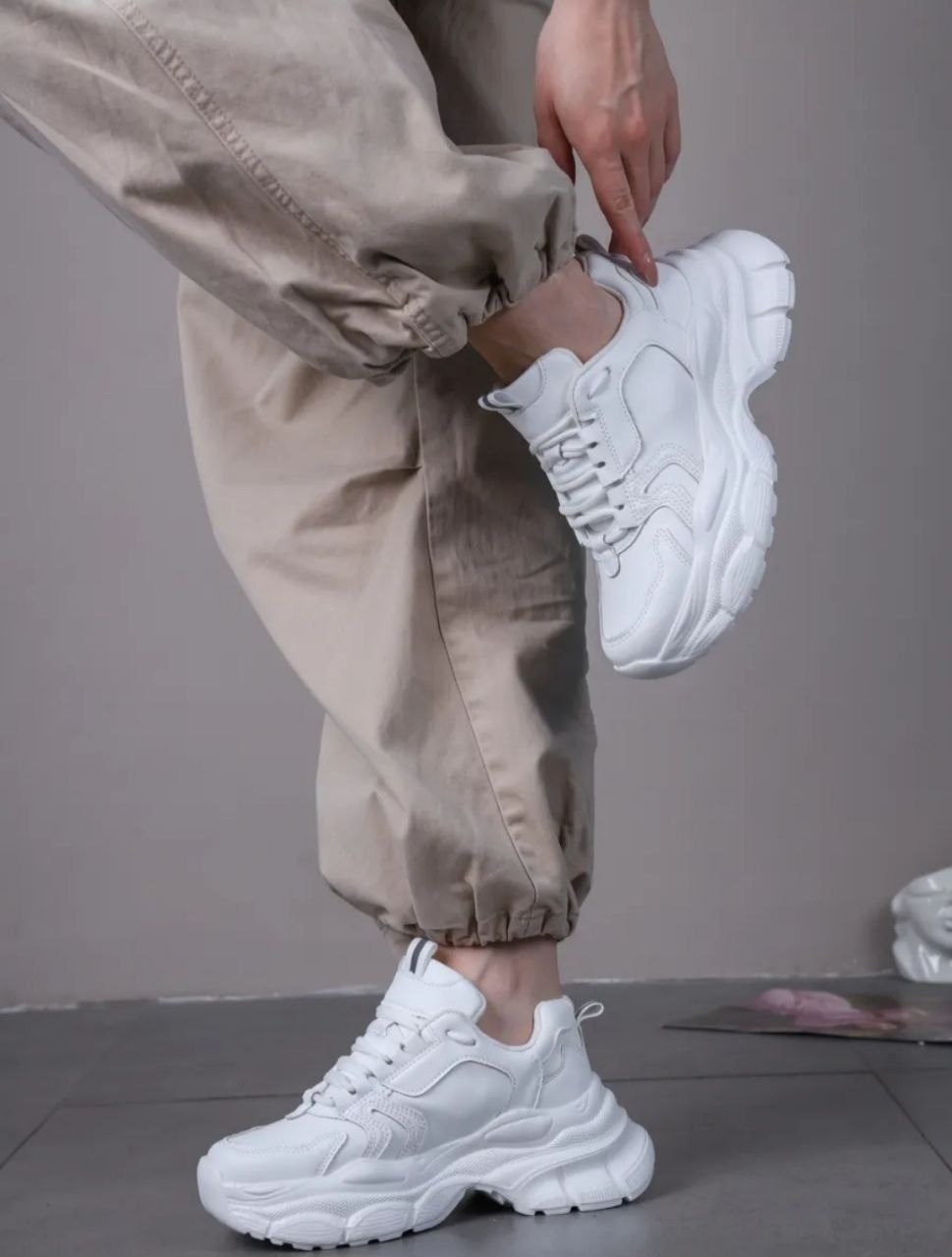 кроссовки женские,женские белые кроссовки,кроссовки на высокой подошве,белые кроссовки,массивные кроссовки женские