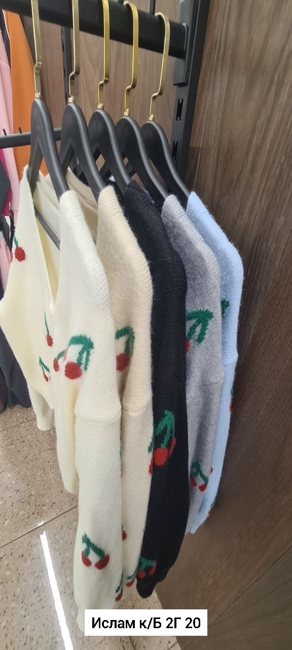 кардиган с вишенками,кардиган короткий на пуговицах с вишенками bye kitty,кардиган с вишнями,женский осенний вязаный кардиган с вышивкой вишни,женский трикотажный кардиган с вышивкой вишни