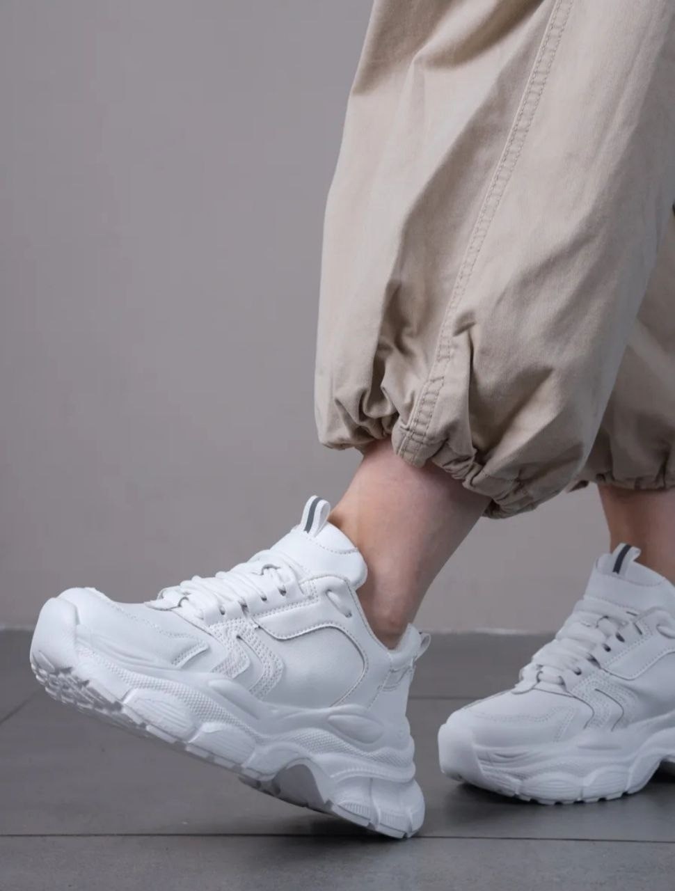 кроссовки женские,женские белые кроссовки,кроссовки на высокой подошве,белые кроссовки,массивные кроссовки женские