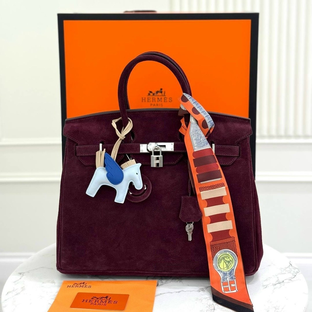 hermes сумка,сумки эрмес замшевая,женская сумка hermes,сумка гермес биркин с лошадью,сумка эрмес биркин с платком