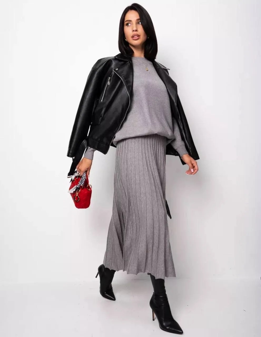 трикотажный костюм с плиссированной юбкой,вязаный костюм с юбкой,костюм юбка плиссе вязаный,трикотажный костюм с юбкой плиссе,костюм вязаный с юбкой женский