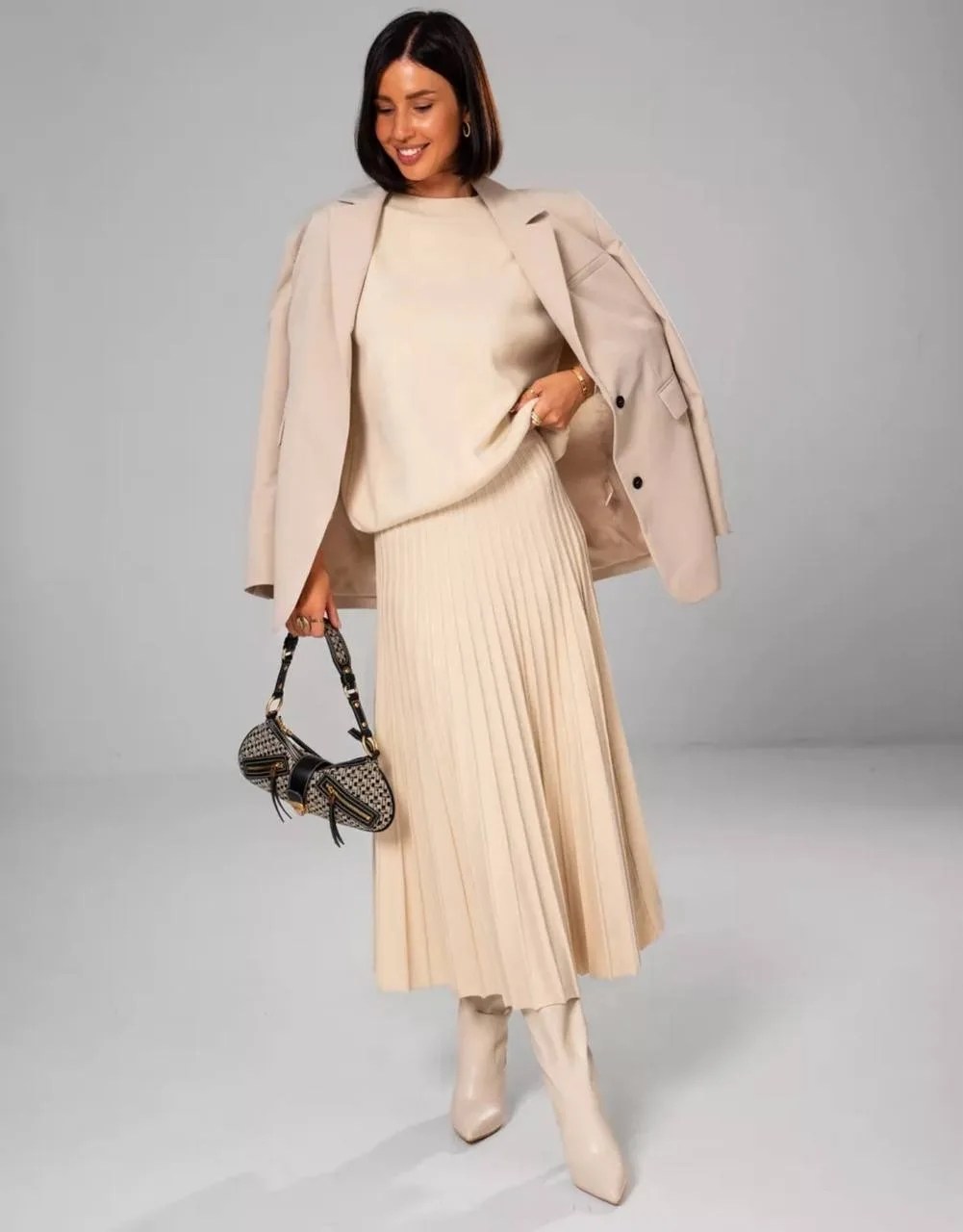 трикотажный костюм с плиссированной юбкой,вязаный костюм с юбкой,костюм юбка плиссе вязаный,трикотажный костюм с юбкой плиссе,костюм вязаный с юбкой женский