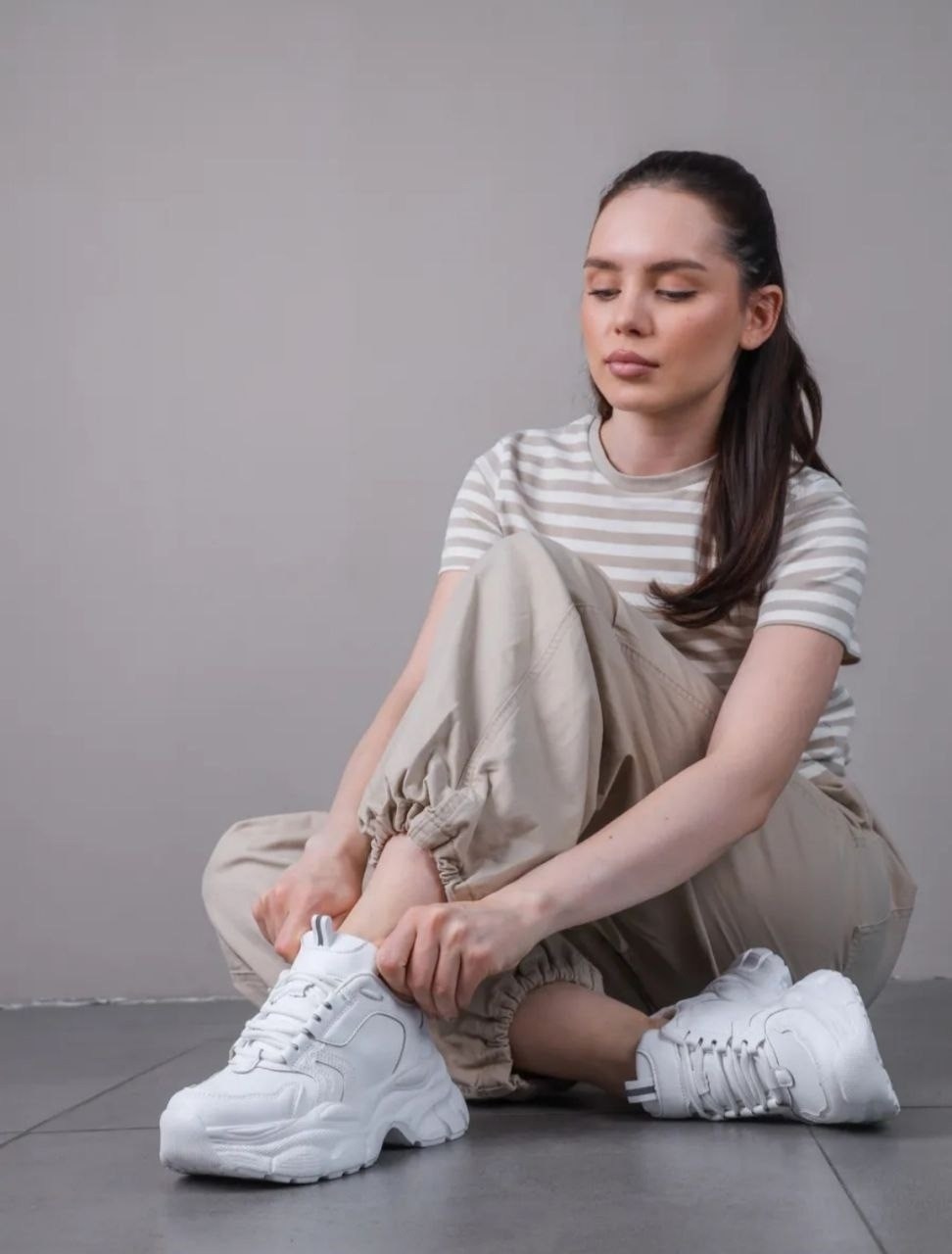 кроссовки женские,женские белые кроссовки,кроссовки на высокой подошве,белые кроссовки,массивные кроссовки женские