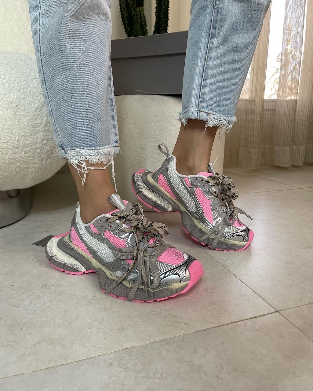 женские кроссовки balenciaga 3xl серебристые с розовым,женские кроссовки balenciaga 3xl серебристые с розовым lm-18153,кроссовки 3xl balenciaga серый/розовый/белый,кроссовки женские balenciaga,серо-ро