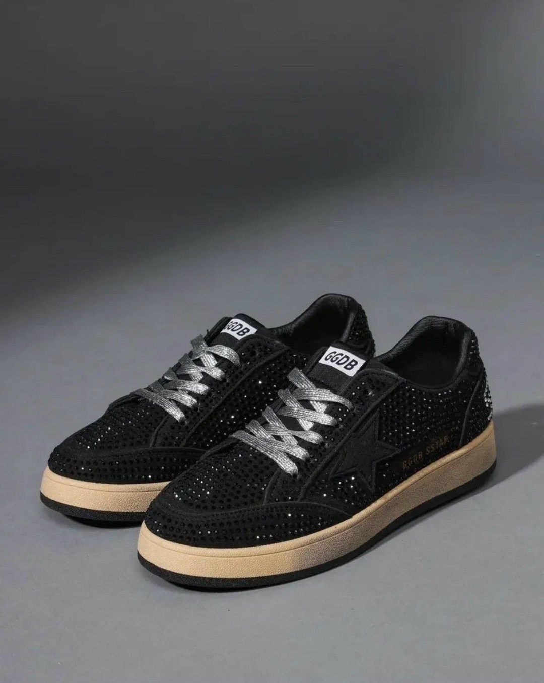 ,кроссовки golden goose с пайетками на платформе,женские кеды,голден гус кеды черные,кеды женски