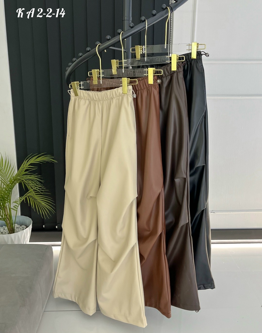 брюки палаццо из экокожи,брюки палаццо экокожа,брюки прямые,брюки палаццо,широкие брюки