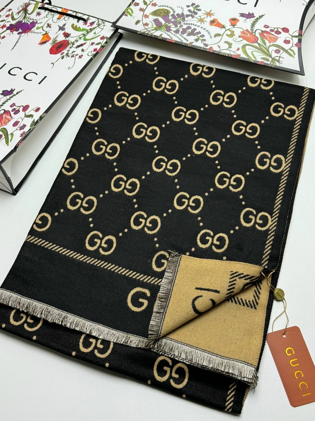 шарф gucci,теплый шарф гуччи,палантин гуччи кашемир,шарф гуччи телесный,брендовый женский палантин gucci