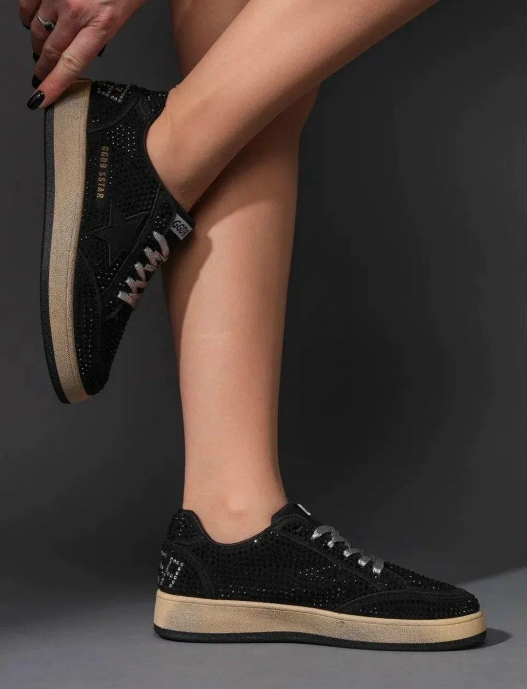 ,кроссовки golden goose с пайетками на платформе,женские кеды,голден гус кеды черные,кеды женски