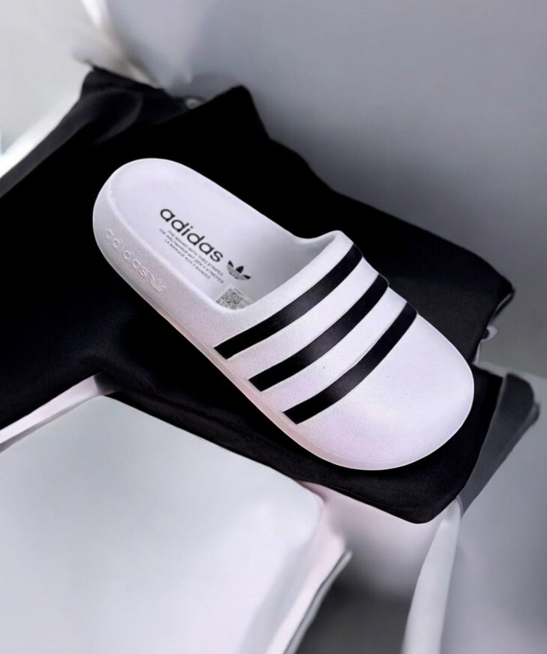 шлепанцы адилет адидас,шлепанцы adidas,сланцы adidas,шлепки адидас белые,адидас шлепки