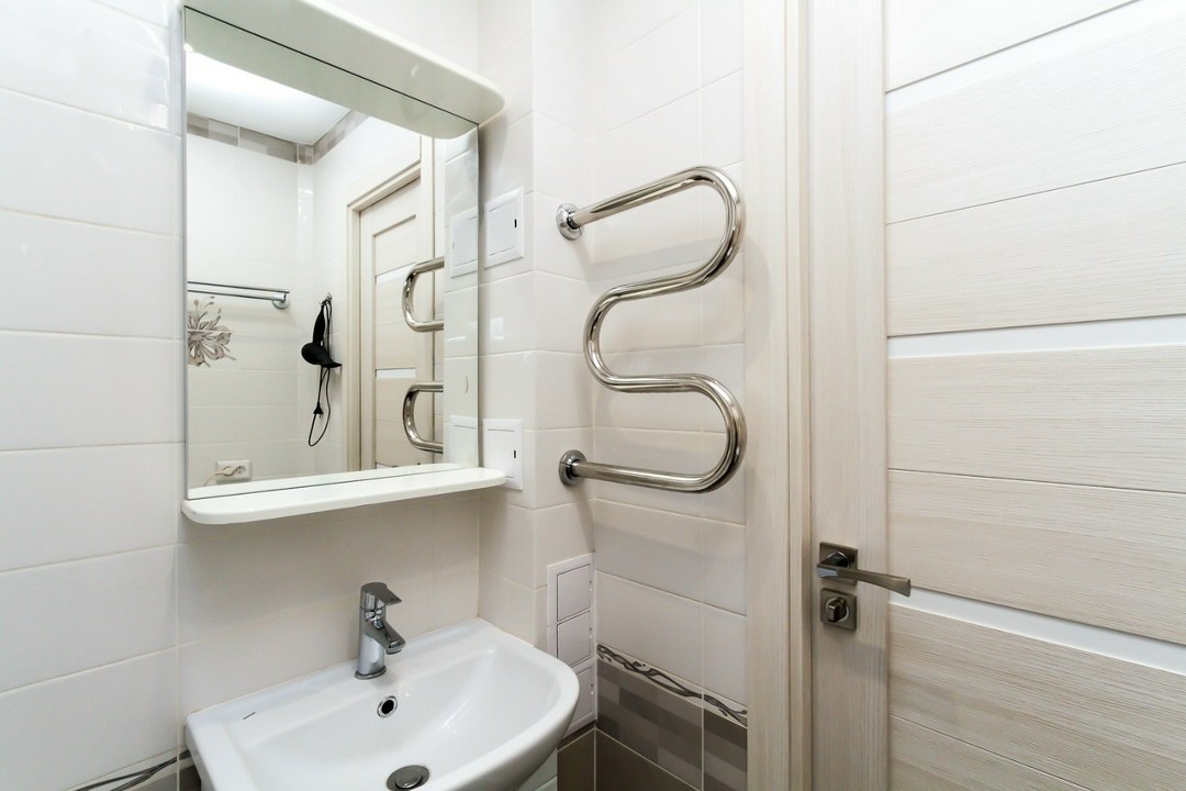 апартаменты нижний новгород,уютная однокомнатная квартира,большая кухня,однокомнатная квартира,кухня салатовая с белым