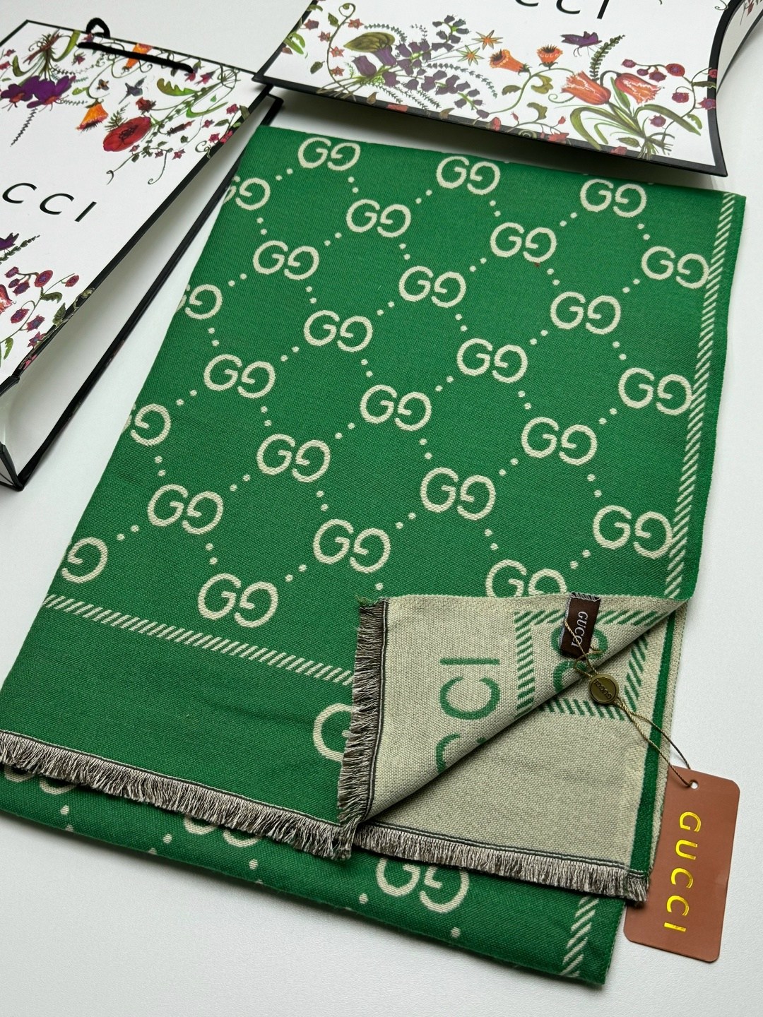 шарф gucci,теплый шарф гуччи,палантин гуччи кашемир,шарф гуччи телесный,брендовый женский палантин gucci