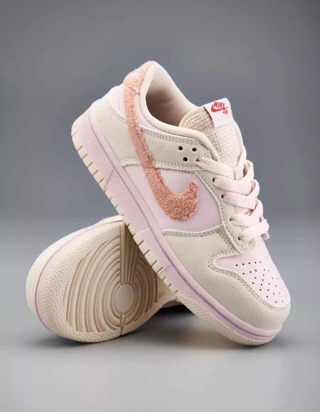 кроссовки nike sb dunk low wmns pink / white,женские кроссовки w nike dunk low light soft pink dd1503-600,розовые данки найк,кроссовки nike dunk low gs 'pink velvet' розовый,кроссовки