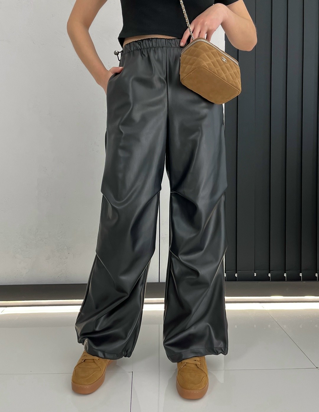 брюки палаццо из экокожи,брюки палаццо экокожа,брюки прямые,брюки палаццо,широкие брюки