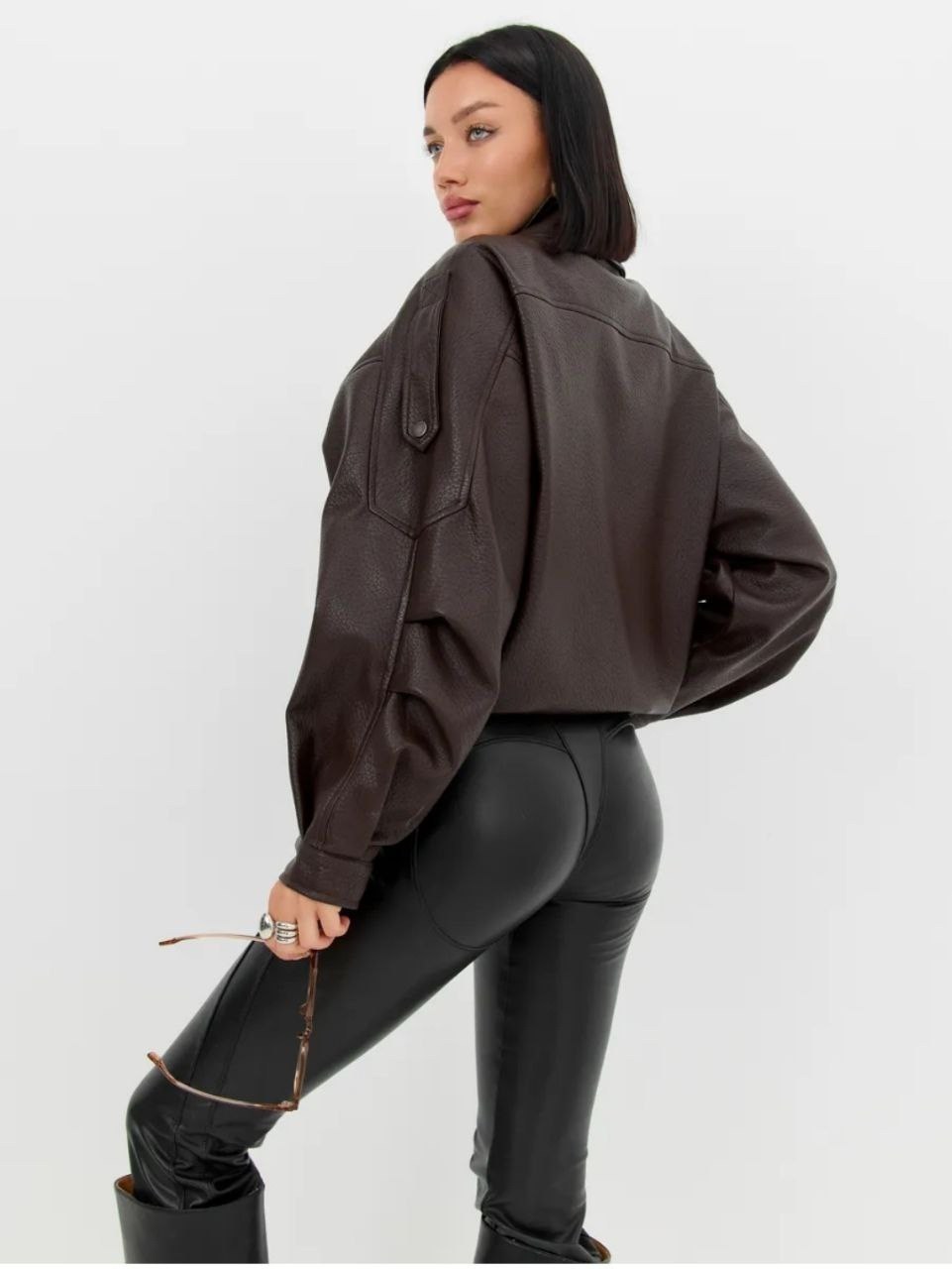 косуха кожаная куртка оверсайз saint shine,косуха женская куртка кожаная оверсайз,куртка кожаная женская,косуха куртка кожаная оверсайз chauzi,куртка кожаная