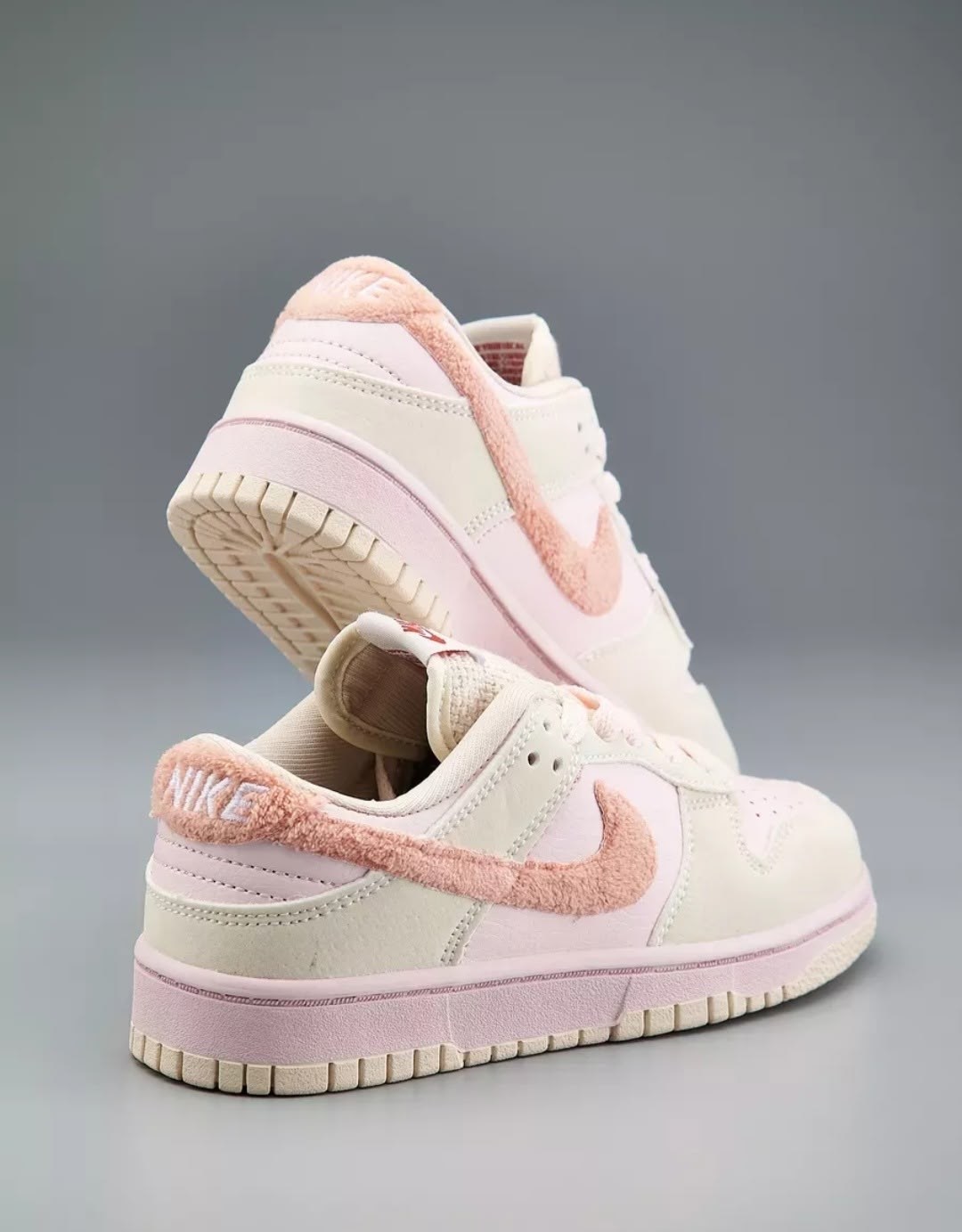 кроссовки nike sb dunk low wmns pink / white,женские кроссовки w nike dunk low light soft pink dd1503-600,розовые данки найк,кроссовки nike dunk low gs 'pink velvet' розовый,кроссовки