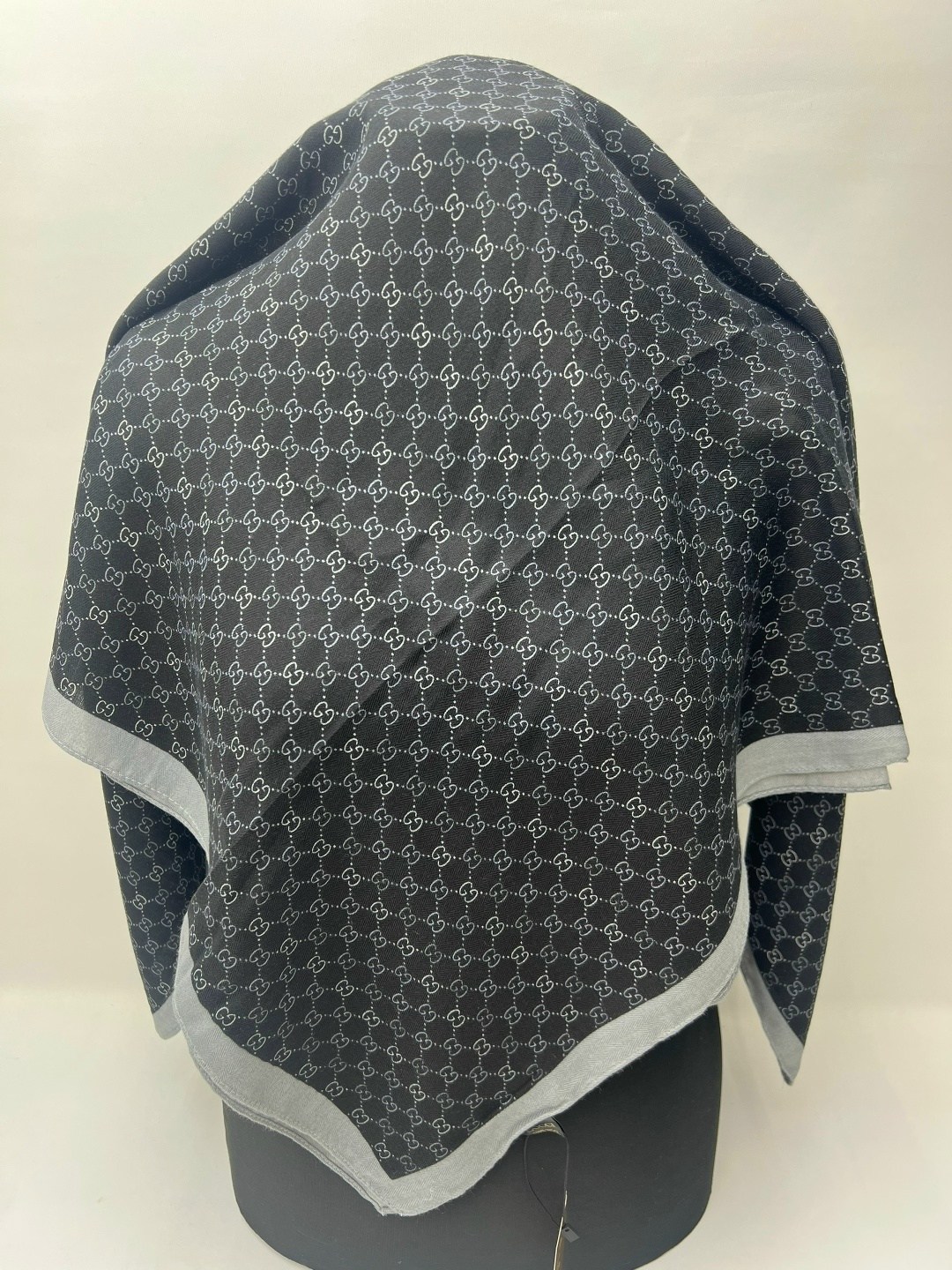 платок кристиан диор,платки женские,платок диор серый,платки шарф,платок