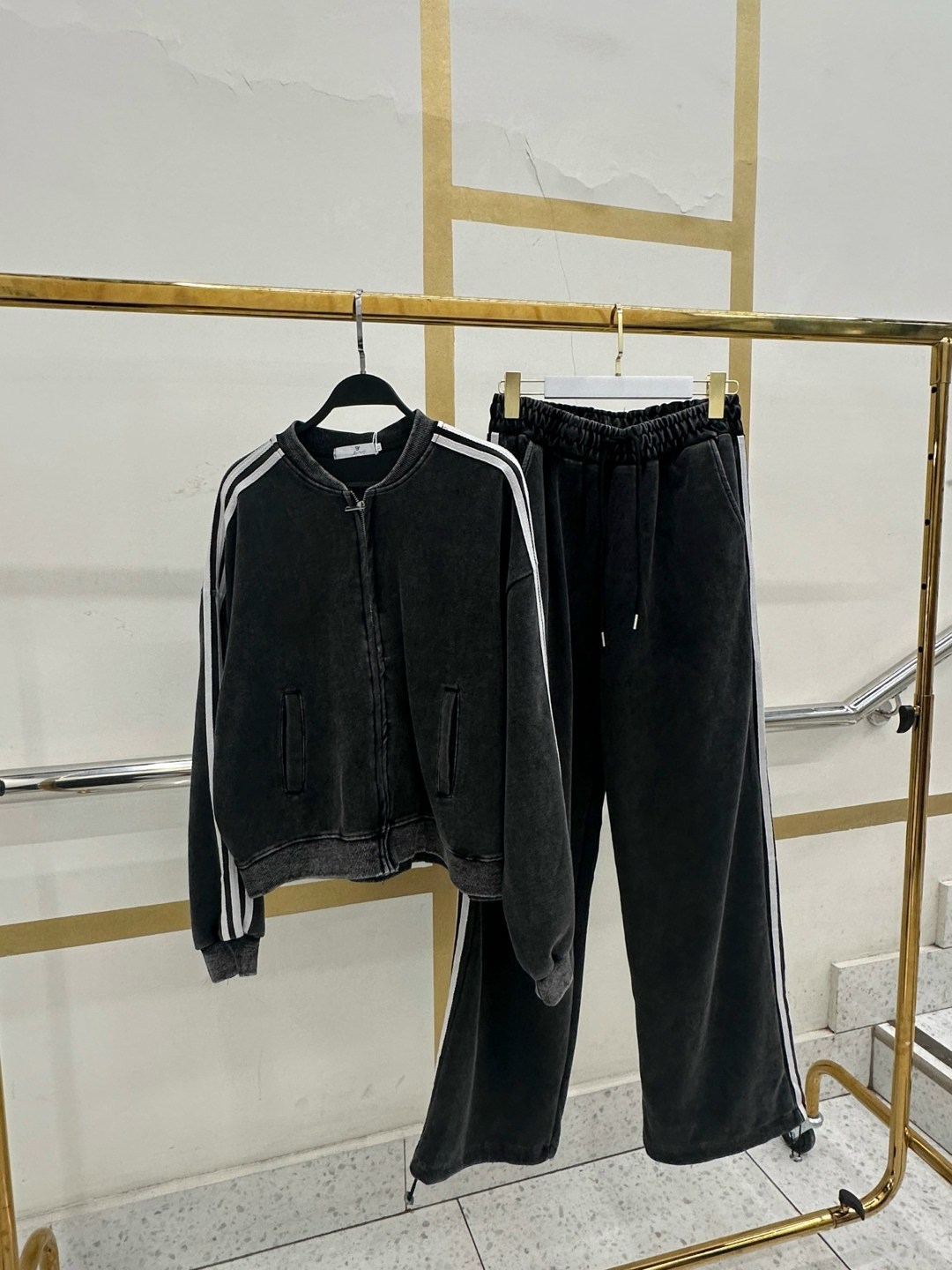 adidas burgundy velour tracksuit,адидас велюровая,велюровый спортивная костюм,бархатный костюм адидас,adidas originals beckenbauer tracksuit velour maroon white size m