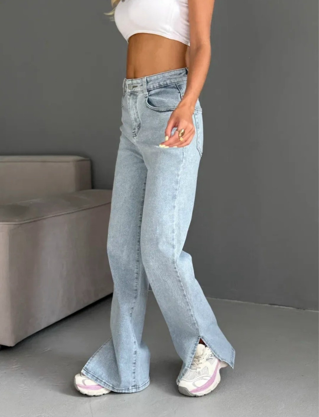 женские джинсы,джинсы палаццо,джинсы с разрезом,джинсы,светлые джинсы клеш