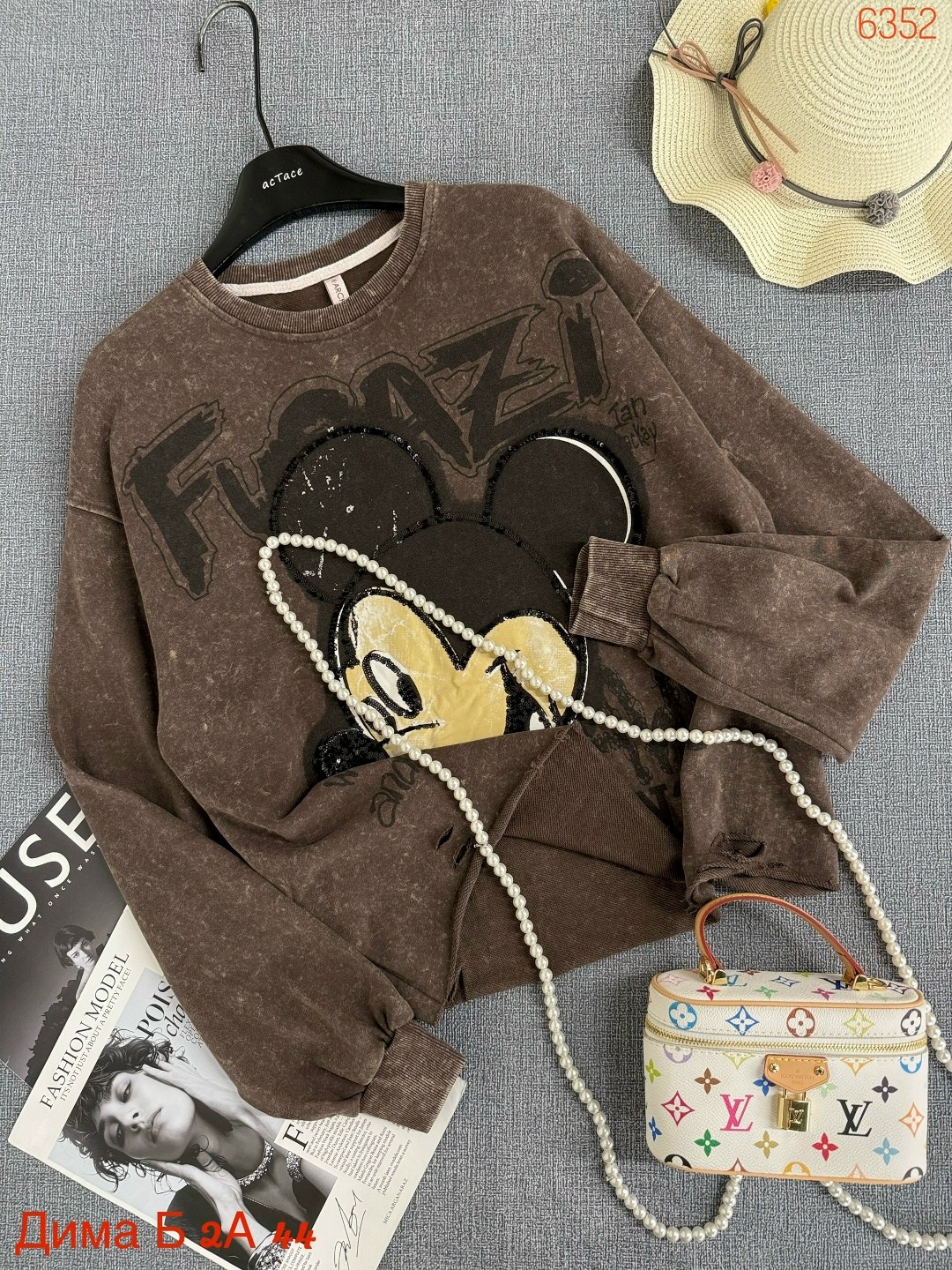 свитшот рваный толстовка варенка оверсайз кофта мики маус,свитшот варенка миккимаус amour closet,свитшот женская,свитшот с микимаусом,свитшот толстовка оверсайз микки маус со стразами