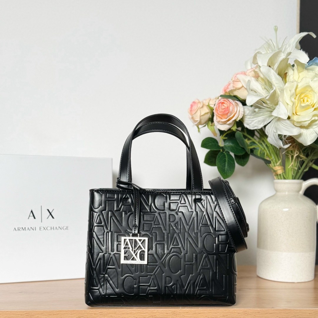 сумка armani exchange,armani exchange сумка женская,сумка armani exchange черный,черные женские сумки armani exchange,сумка armani exchange маленькая