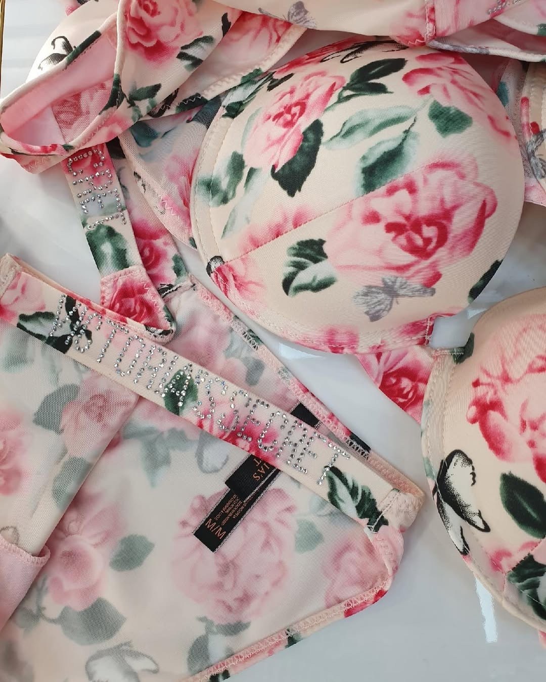 бюстгальтер,комплект бюстгальтер,бюстгальтер для женщин,комплект нижнего белья,комплект нижнего белья женские