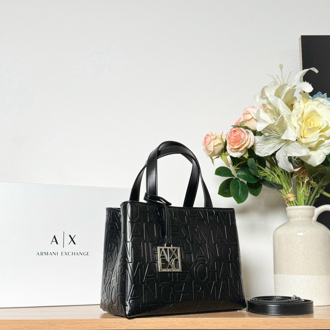 сумка armani exchange,armani exchange сумка женская,сумка armani exchange черный,черные женские сумки armani exchange,сумка armani exchange маленькая