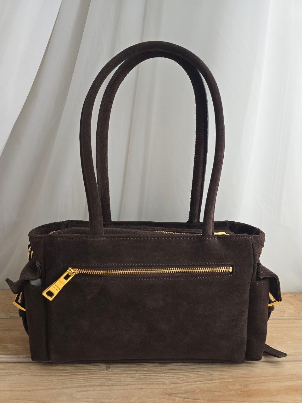 замшевая сумка prada,сумка prada,замшевая сумка,сумка женская замшевая,женская сумка из замши prada bonnie medium коричневая