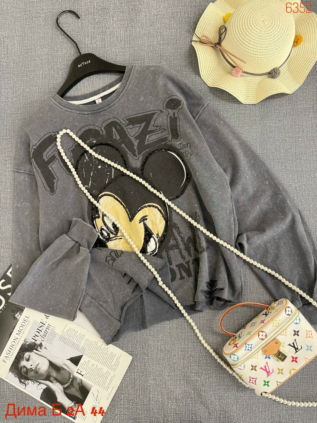свитшот рваный толстовка варенка оверсайз кофта мики маус,свитшот варенка миккимаус amour closet,свитшот женская,свитшот с микимаусом,свитшот толстовка оверсайз микки маус со стразами