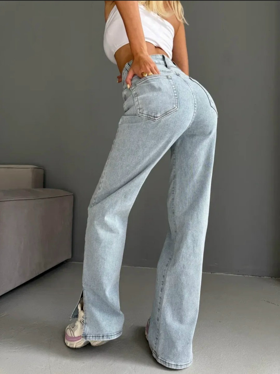 женские джинсы,джинсы палаццо,джинсы с разрезом,джинсы,светлые джинсы клеш