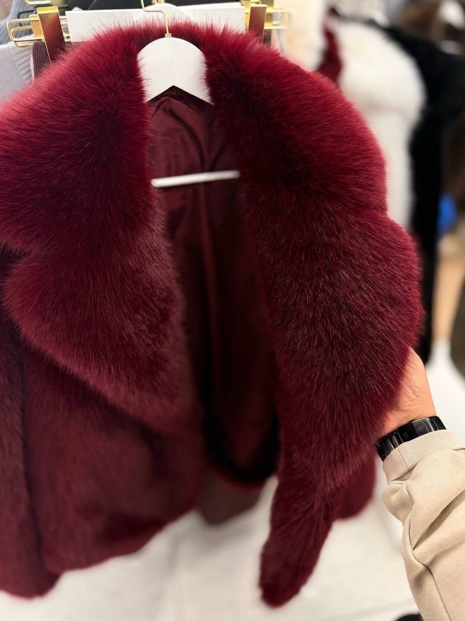 шуба красная,шуба искусственная,бордовая шуба,шубка,искусственная шуба бордовая