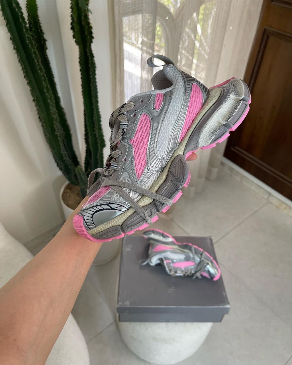 женские кроссовки balenciaga 3xl серебристые с розовым,женские кроссовки balenciaga 3xl серебристые с розовым lm-18153,кроссовки 3xl balenciaga серый/розовый/белый,кроссовки женские balenciaga,серо-ро