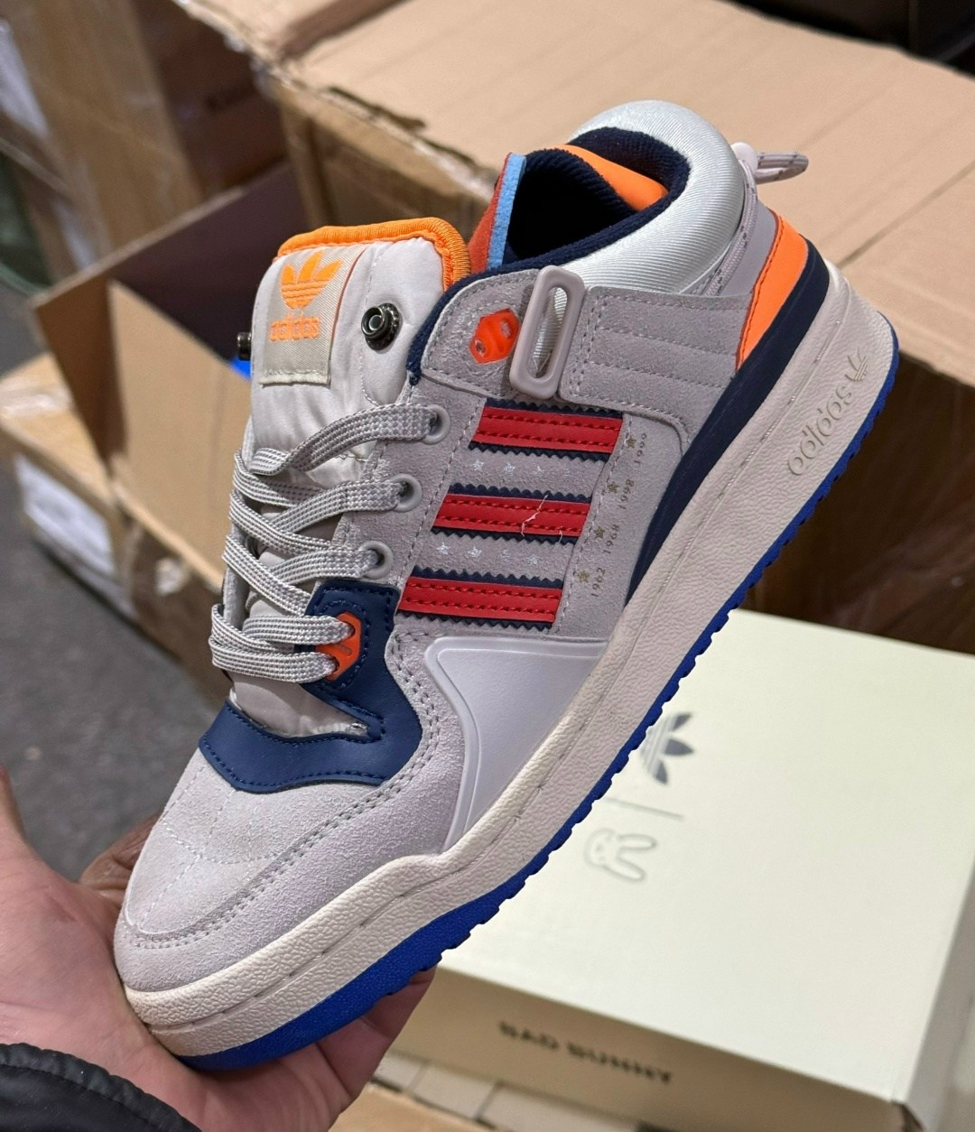 кроссовки adidas,кроссовки адидас,кроссовки адидас bad bunny,adidas forum low bad bunny коричневые,кроссовки bad bunny x adidas forum buckle low