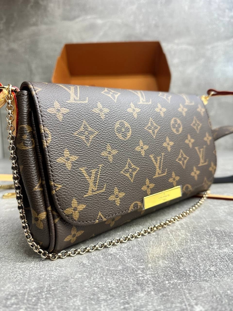 сумка louis vuitton,louis vuitton сумка на плечо,сумка женская louis vuitton,клатч луи виттон,клатчи луи виттон