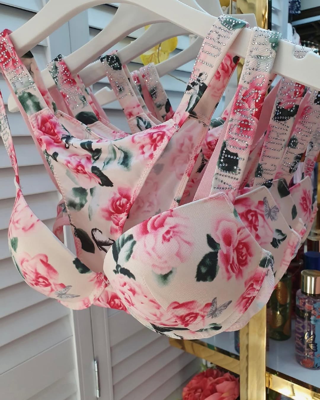 бюстгальтер,комплект бюстгальтер,бюстгальтер для женщин,комплект нижнего белья,комплект нижнего белья женские