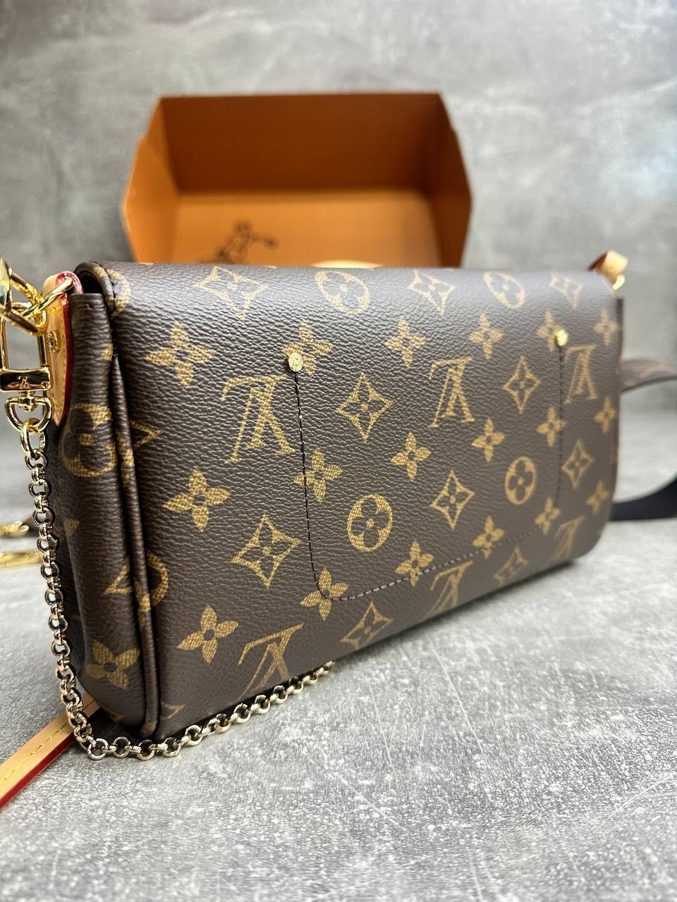 сумка louis vuitton,louis vuitton сумка на плечо,сумка женская louis vuitton,клатч луи виттон,клатчи луи виттон