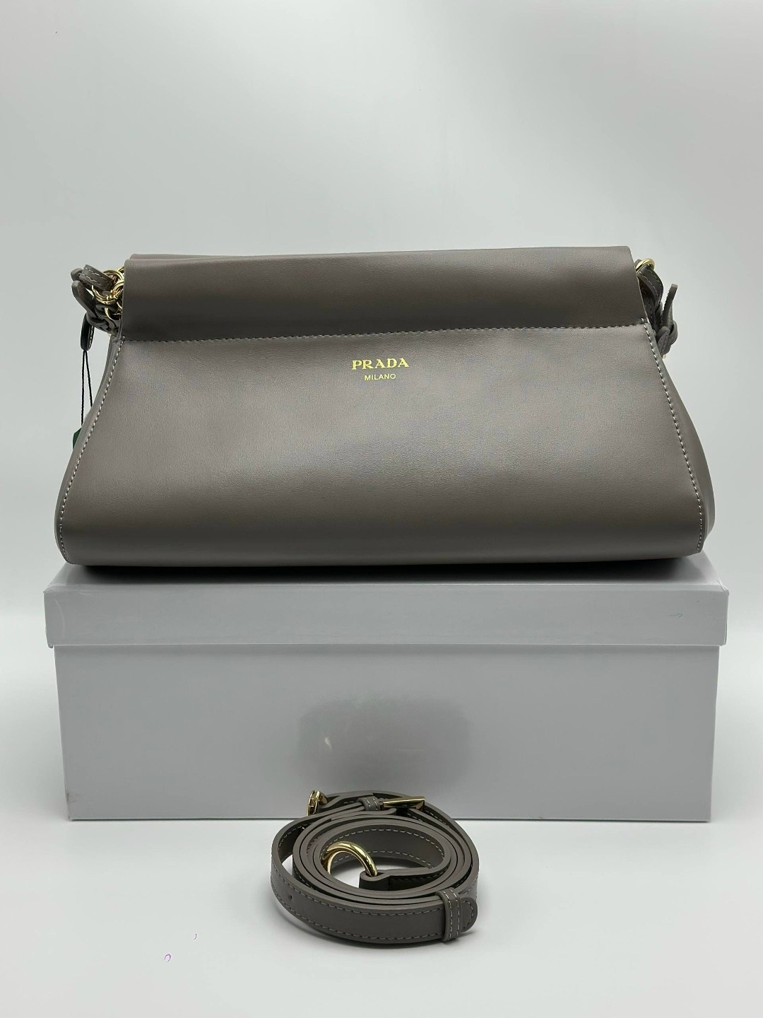 prada сумка на плечо,prada prada,сумка prada,сумка женская prada,сумка prada прада