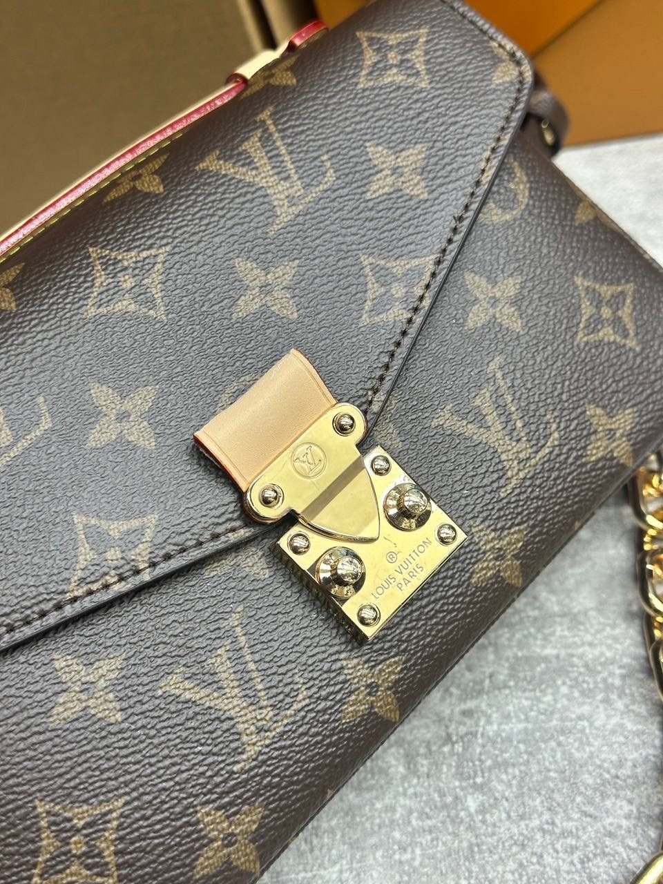 louis vuitton сумка,женская сумка louis vuitton,сумка на плечо louis vuitton,сумка pochette metis east west louis vuitton,сумка багет луи виттон